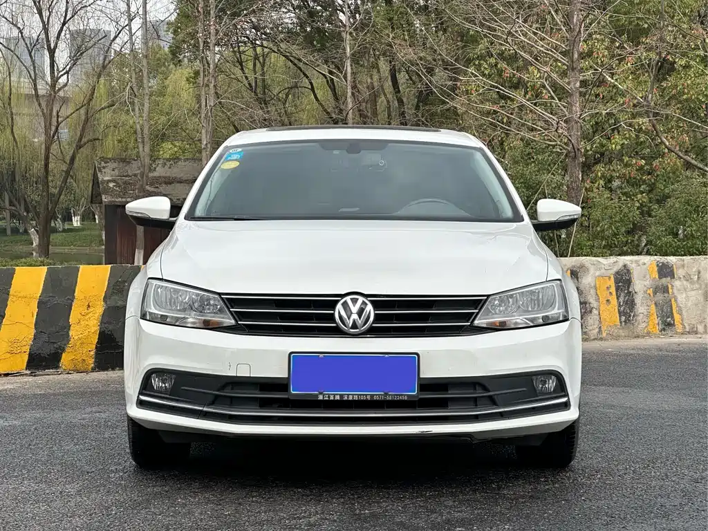 Volkswagen Volkswagen Sagitar 2018 1.6L Automatic Comfort Edition 2018 - thumbnail 2
