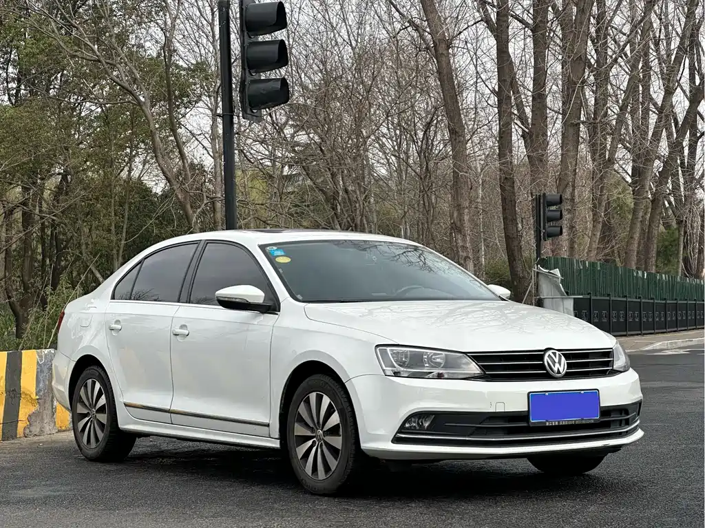 Volkswagen Volkswagen Sagitar 2018 1.6L Automatic Comfort Edition 2018 - thumbnail 3