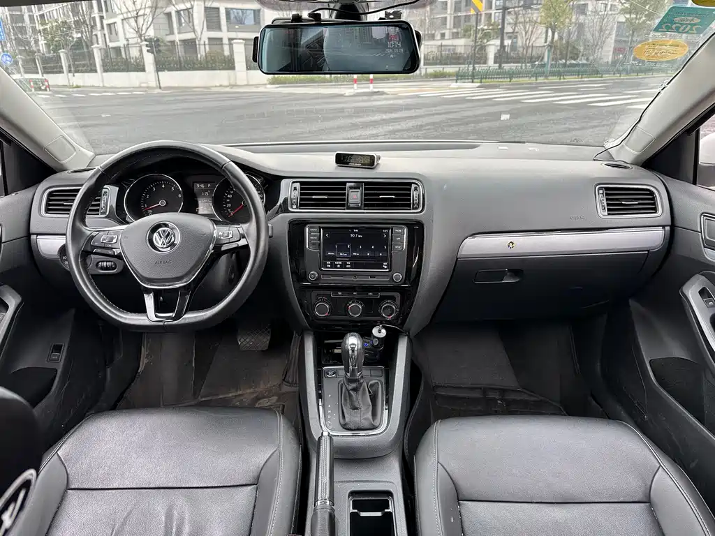 Volkswagen Volkswagen Sagitar 2018 1.6L Automatic Comfort Edition 2018 - thumbnail 6