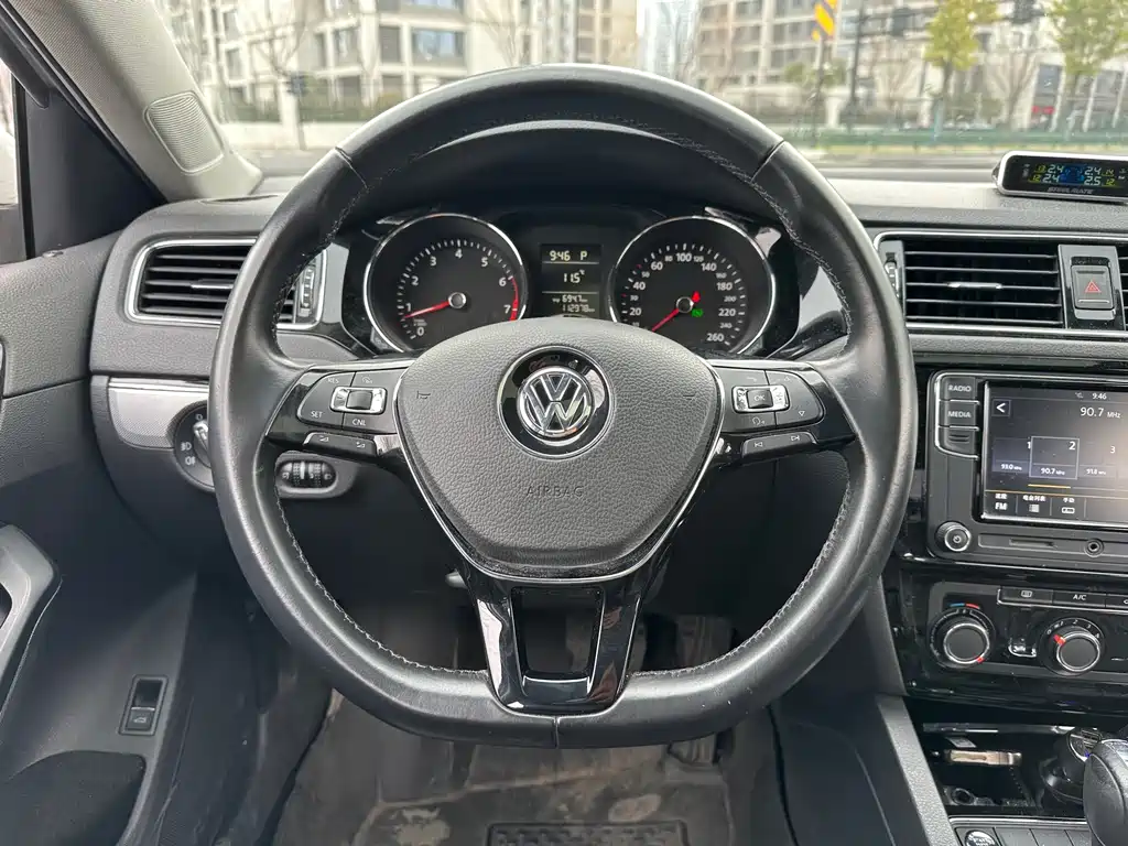 Volkswagen Volkswagen Sagitar 2018 1.6L Automatic Comfort Edition 2018 - thumbnail 14