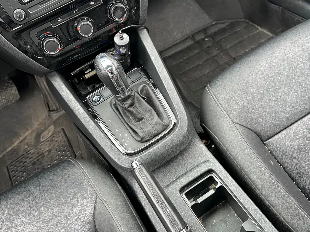 Volkswagen Volkswagen Sagitar 2018 1.6L Automatic Comfort Edition 2018 - thumbnail 16