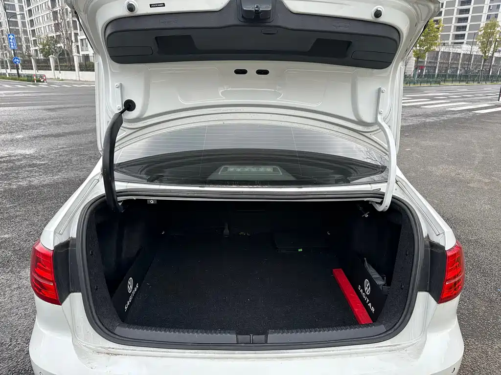 Volkswagen Volkswagen Sagitar 2018 1.6L Automatic Comfort Edition 2018 - thumbnail 18