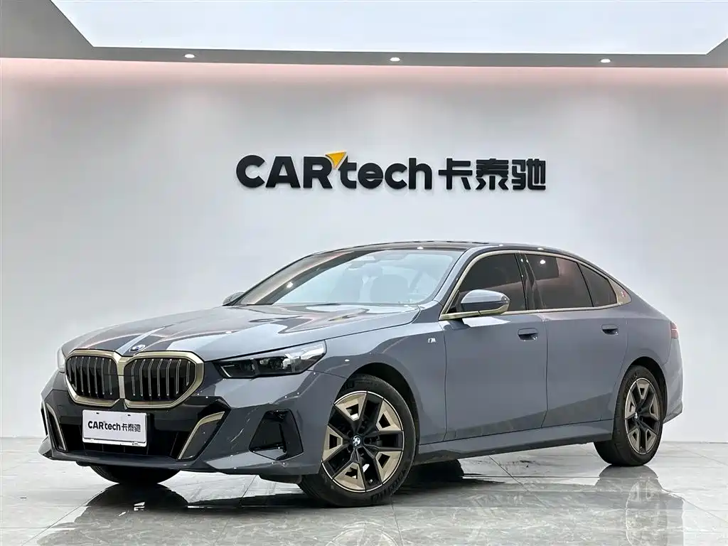 BMW BMW 5 Series 2024 525Li M Sport Package 2024