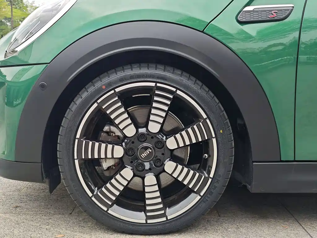 MINI MINI 2022 2.0T COOPER S Artist 2021 - thumbnail 10