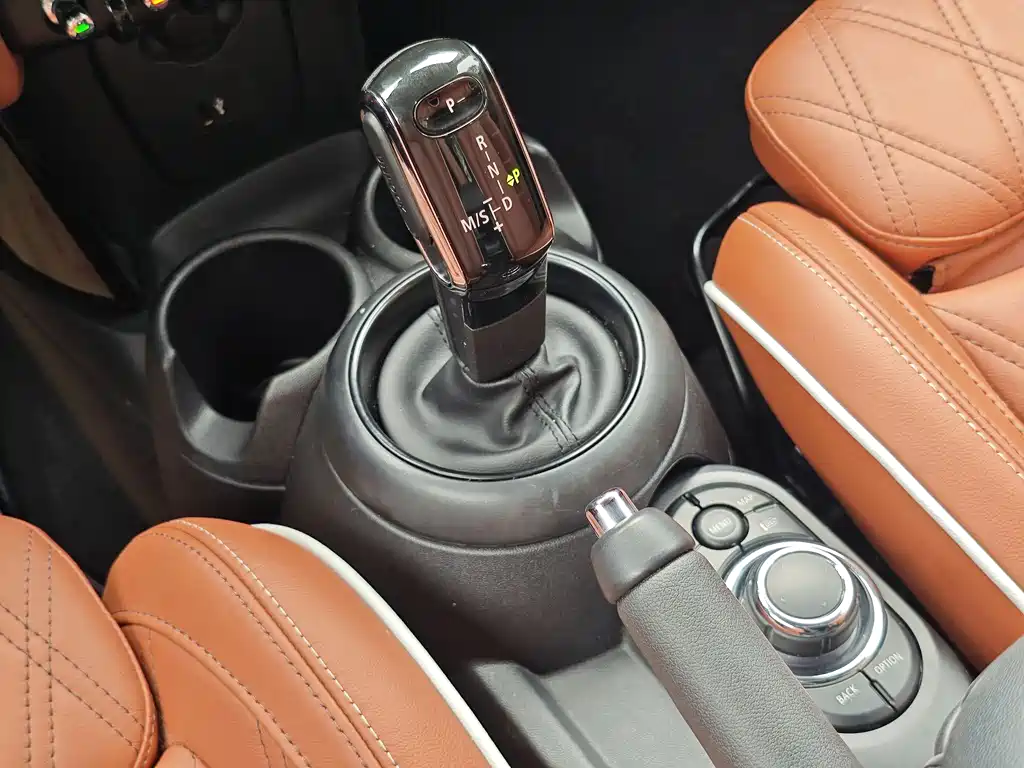 MINI MINI 2022 2.0T COOPER S Artist 2021 - thumbnail 19