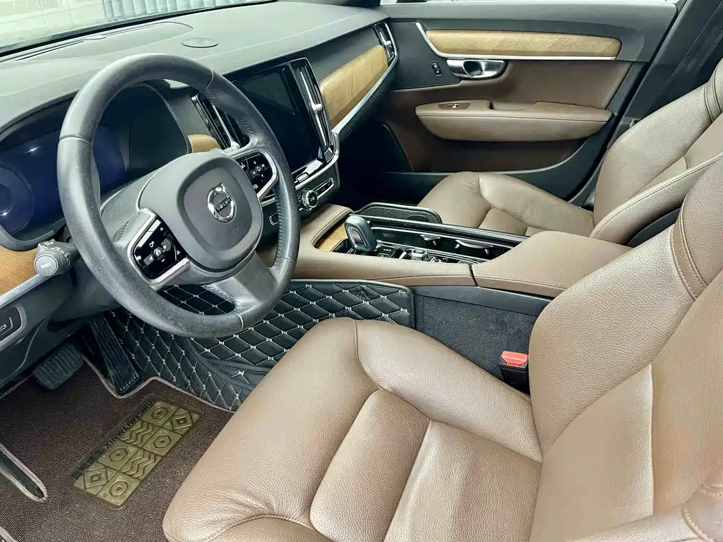 Volvo Volvo S90 2021 B5 Momentum Luxury Edition 2020 - thumbnail 8