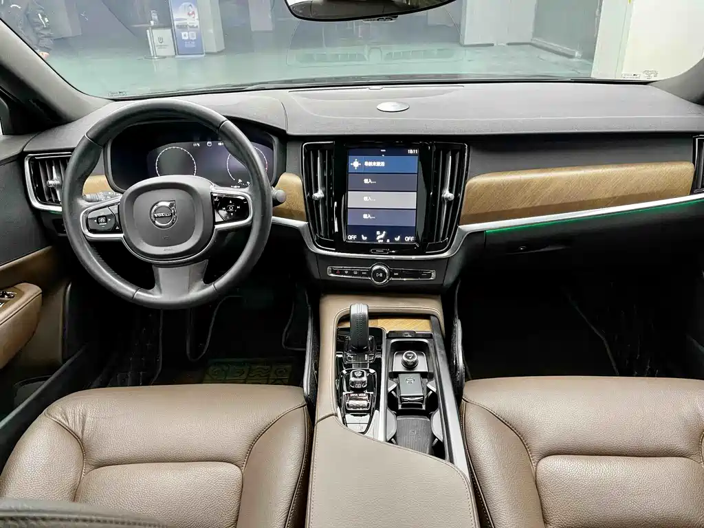 Volvo Volvo S90 2021 B5 Momentum Luxury Edition 2020 - thumbnail 10