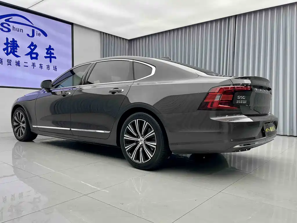 Volvo Volvo S90 2021 B5 Momentum Luxury Edition 2020 - thumbnail 13