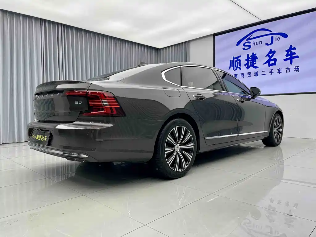 Volvo Volvo S90 2021 B5 Momentum Luxury Edition 2020 - thumbnail 14