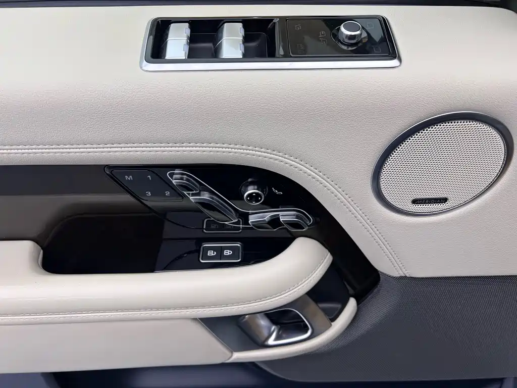 Land Rover Range Rover 2021 3.0 L6 Autobiography Long Wheelbase Classic Edition 2022 - thumbnail 9