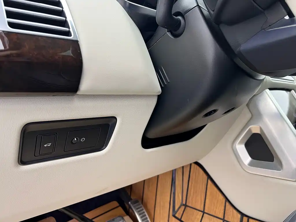 Land Rover Range Rover 2021 3.0 L6 Autobiography Long Wheelbase Classic Edition 2022 - thumbnail 12