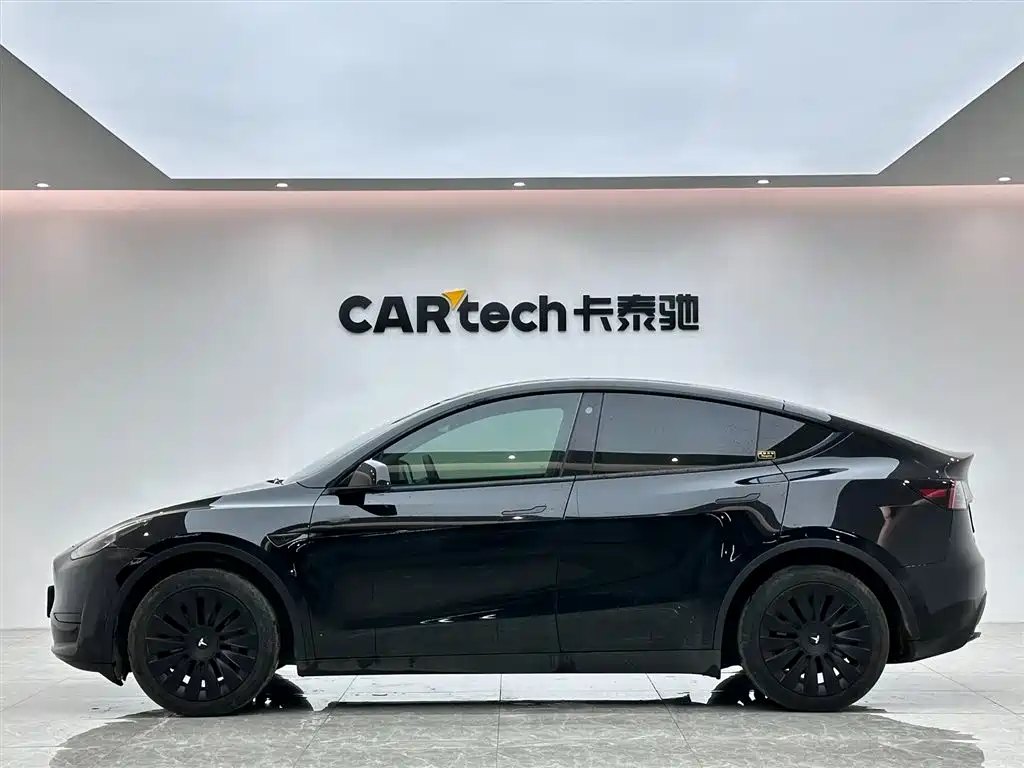 Tesla Model Y 2023 Rear-Wheel Drive 2024 - thumbnail 12