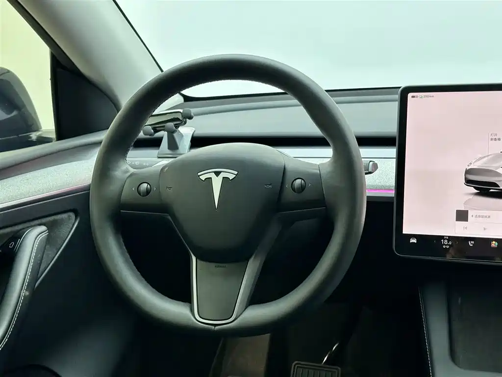 Tesla Model Y 2023 Rear-Wheel Drive 2024 - thumbnail 7