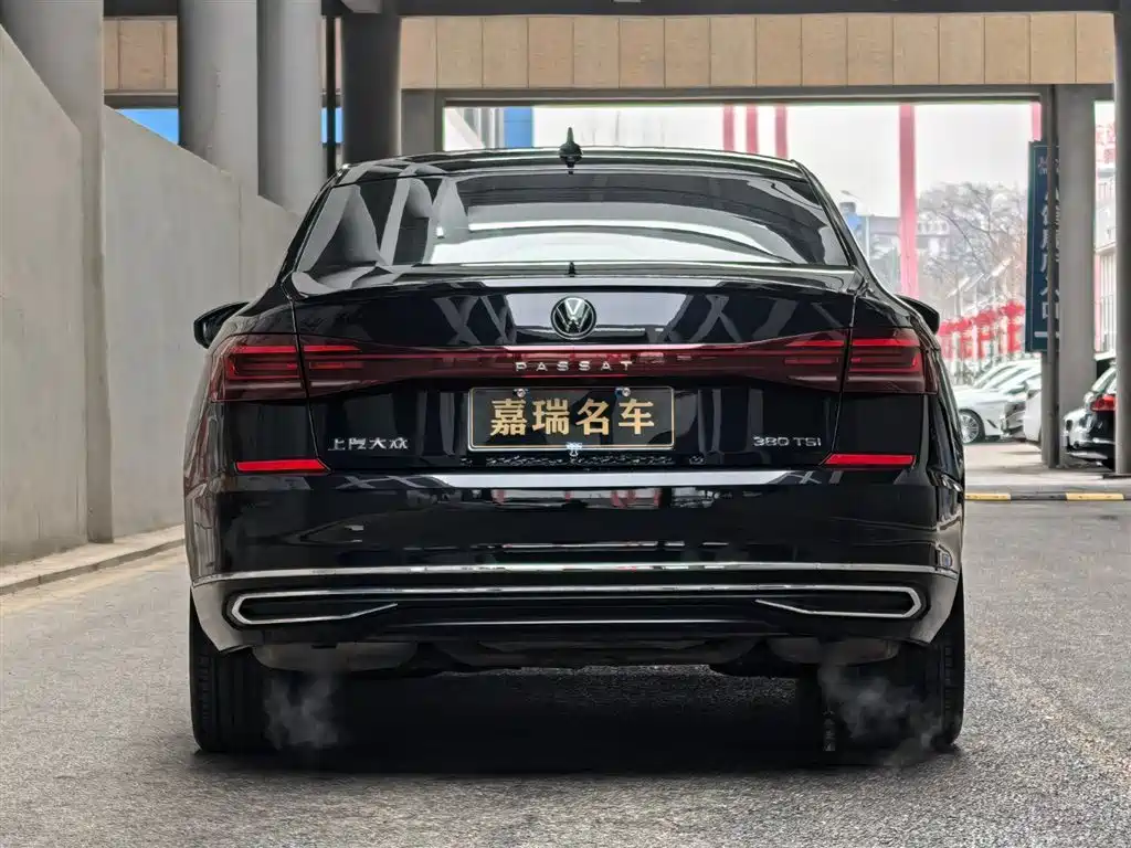 Volkswagen Volkswagen Passat 2023 Model Year Facelift 380TSI Luxury Edition 2023 - thumbnail 4