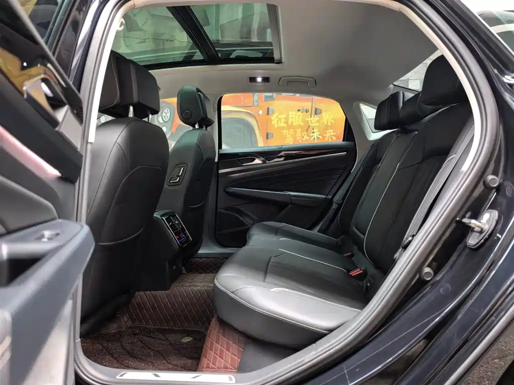 Volkswagen Volkswagen Passat 2023 Model Year Facelift 380TSI Luxury Edition 2023 - thumbnail 8