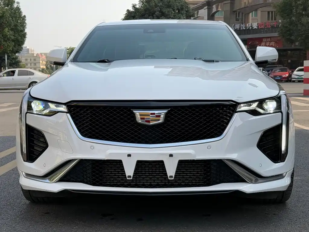 Cadillac Cadillac CT4 2022 28T Luxury 2022 - thumbnail 2