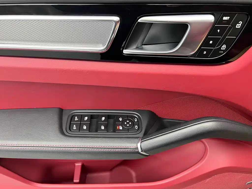 Porsche Porsche Cayenne 2023 3.0T Platinum Edition 2024 - thumbnail 5