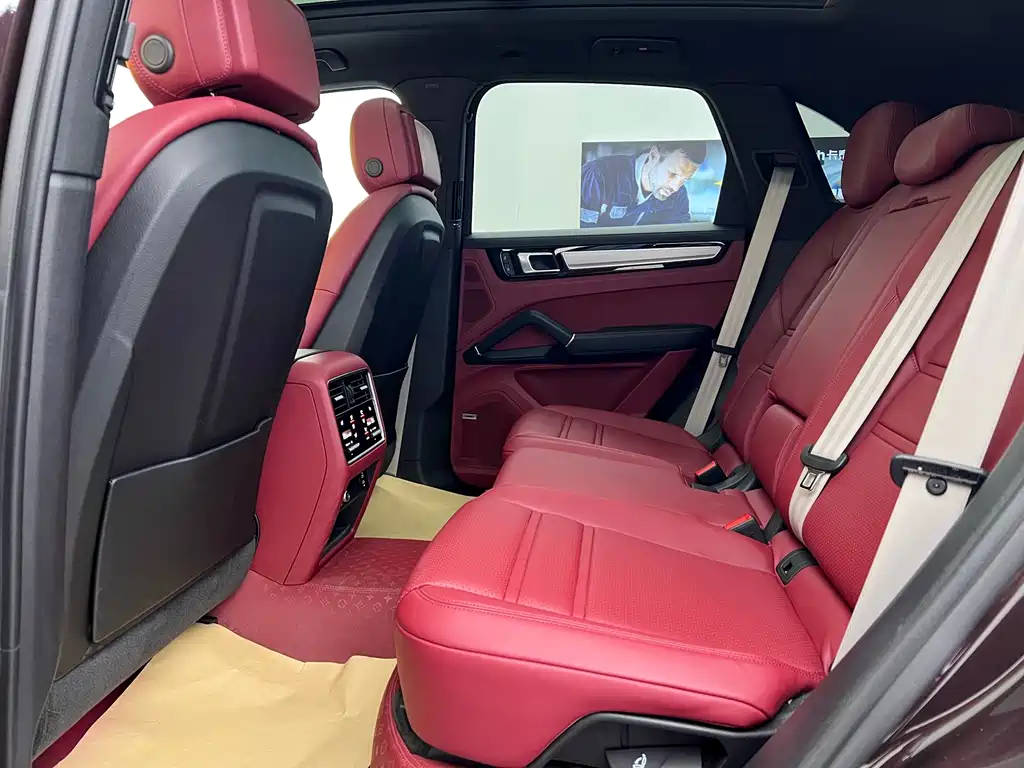 Porsche Porsche Cayenne 2023 3.0T Platinum Edition 2024 - thumbnail 9