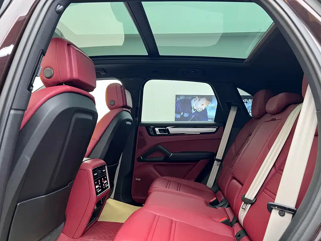 Porsche Porsche Cayenne 2023 3.0T Platinum Edition 2024 - thumbnail 10