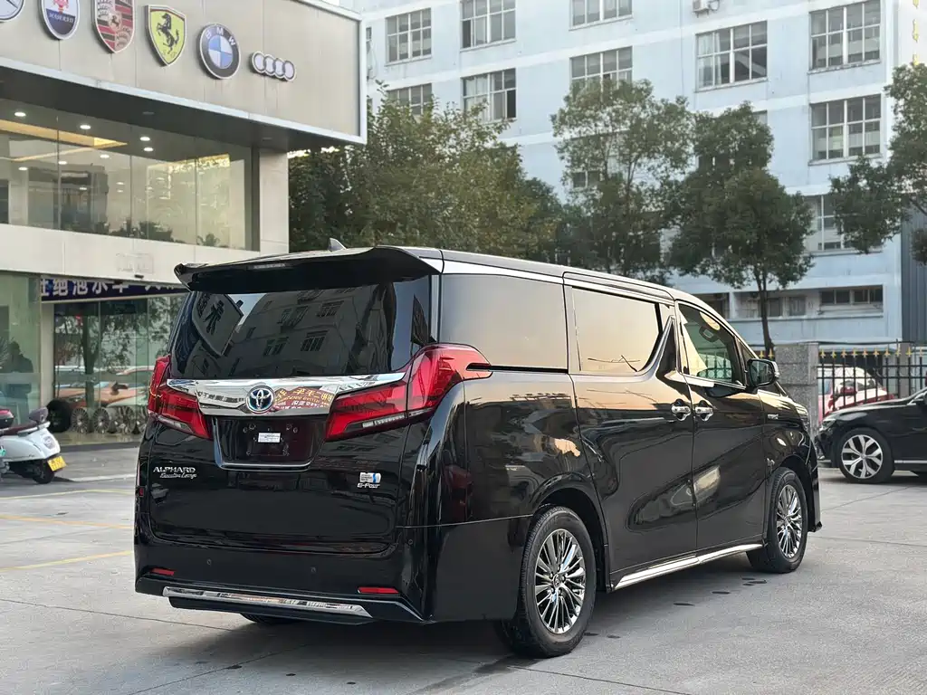 Toyota Alphard 2021 Model Hybrid 2.5L Premium Edition 2023 - thumbnail 4