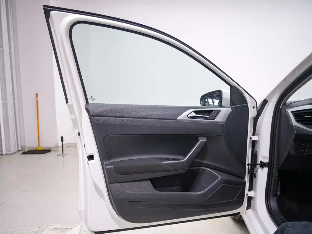 Volkswagen Volkswagen Polo 2019 Plus 1.5L Automatic Panoramic Enjoyment Edition 2021 - thumbnail 13