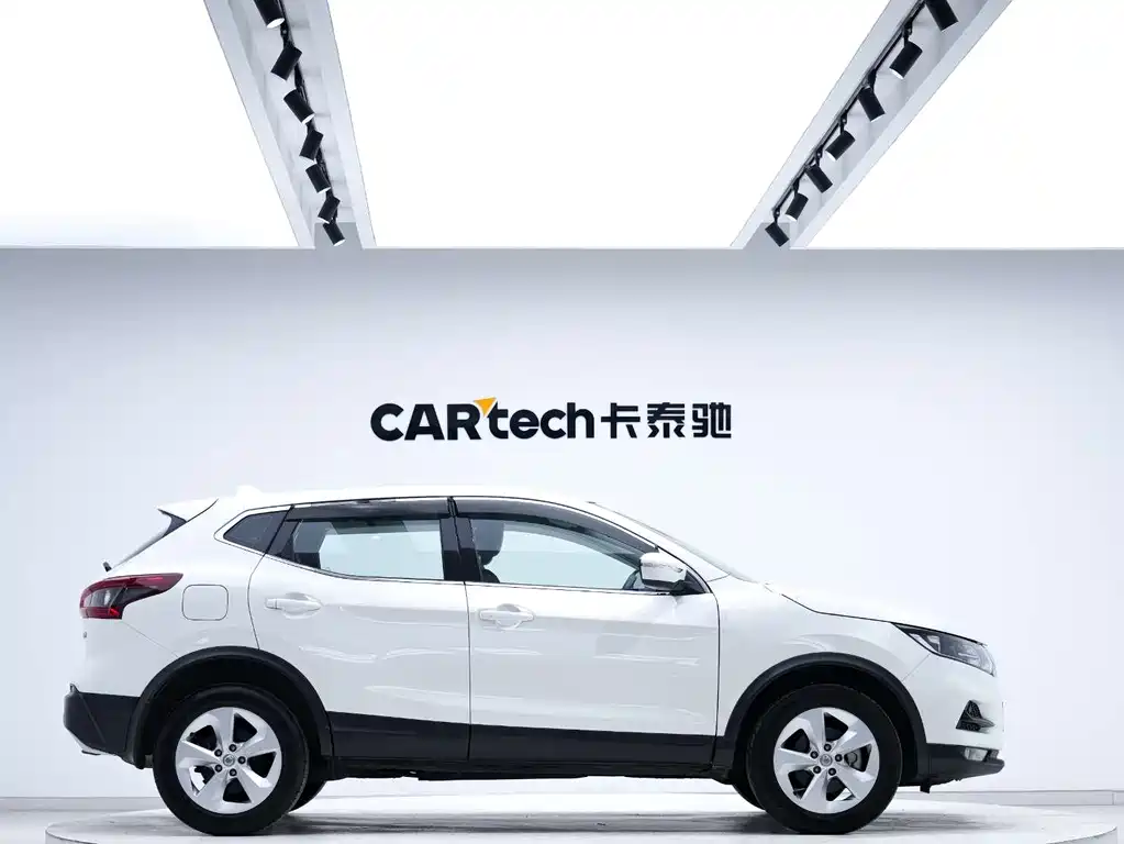 Nissan Nissan Qashqai 2022 2.0L CVT XV Premium Edition 2022 - thumbnail 4