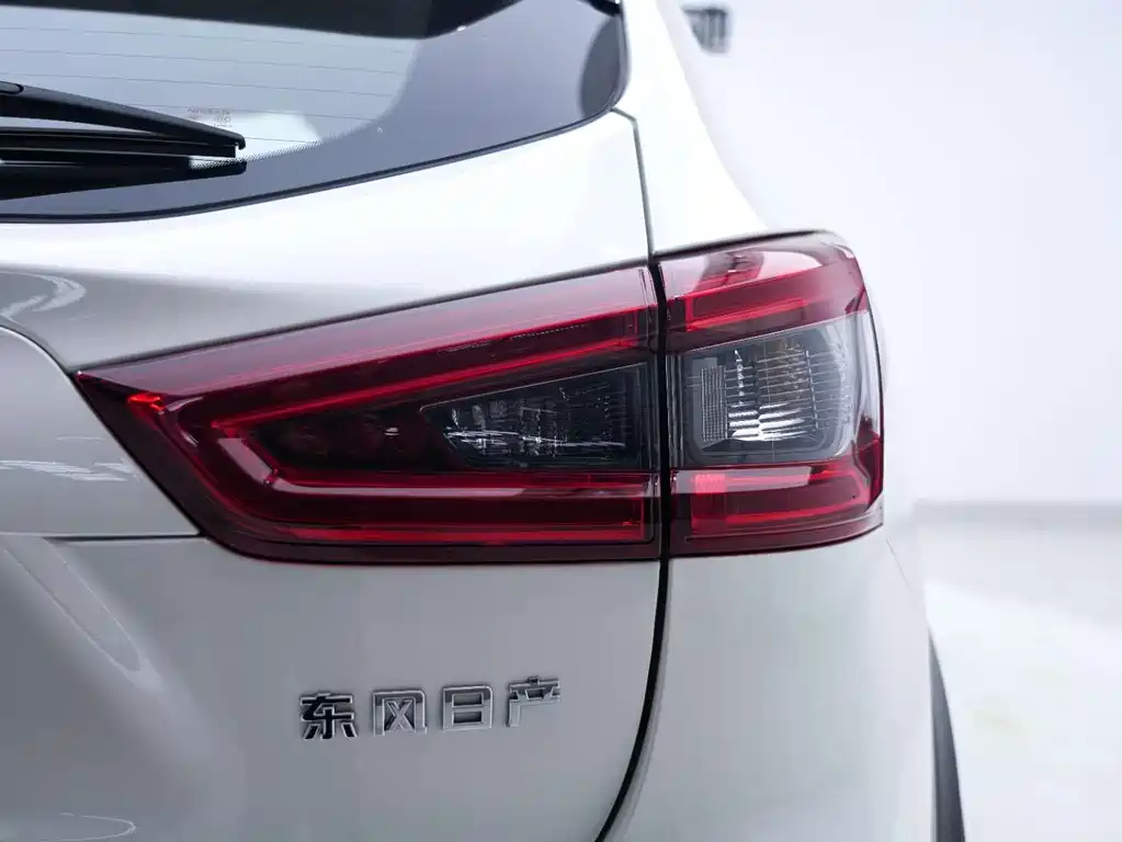 Nissan Nissan Qashqai 2022 2.0L CVT XV Premium Edition 2022 - thumbnail 6