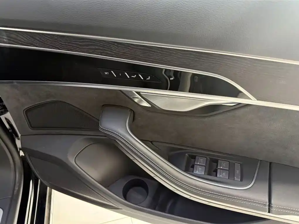 Audi Audi A8 2023 A8L 50 TFSI quattro Premium Selection 2022 - thumbnail 11