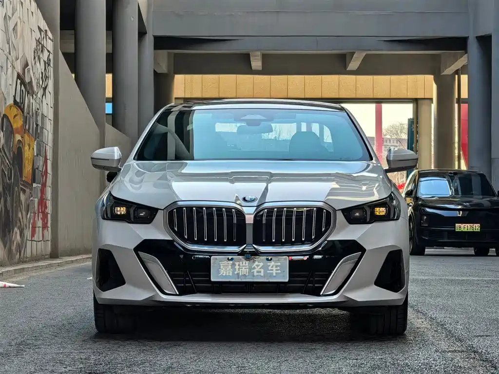 BMW BMW 5 Series 2025 530Li xDrive M Sport Package 2025 - thumbnail 2