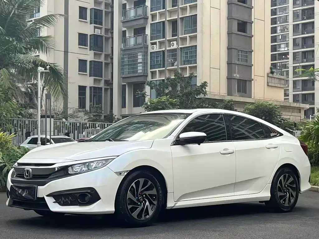 Honda Honda Civic 2016 220TURBO CVT Luxury Edition 2017