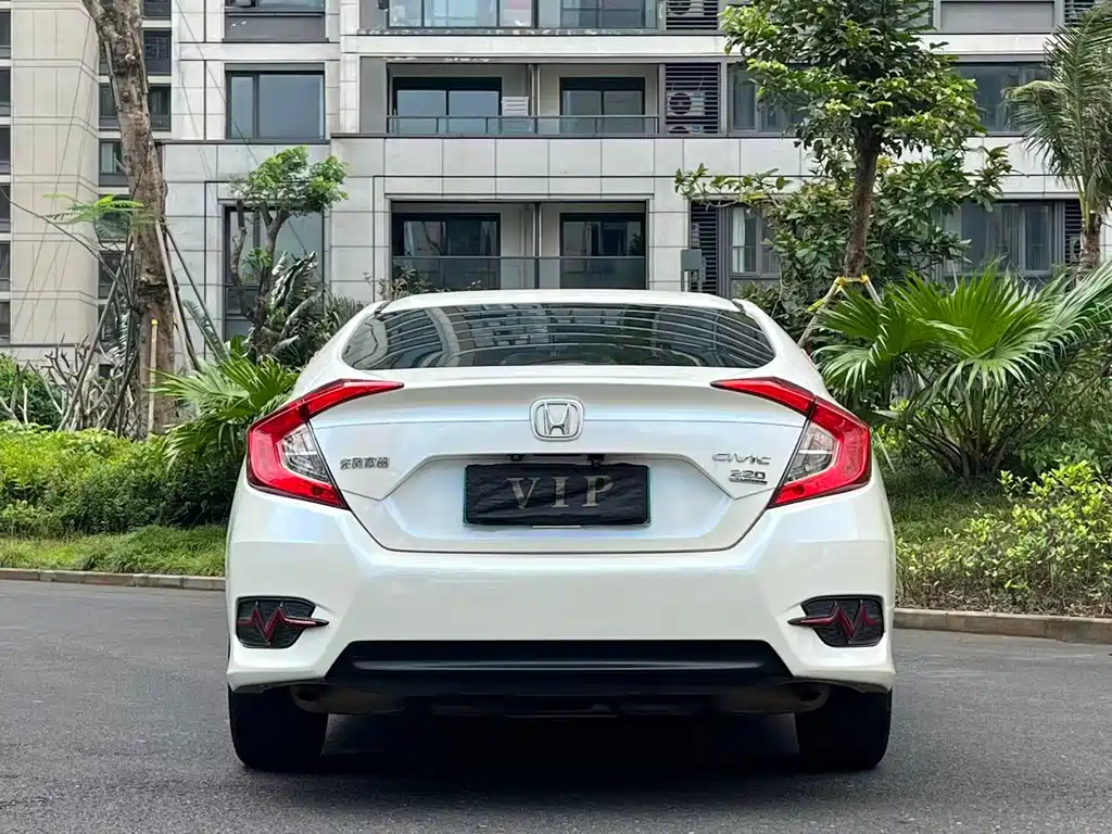 Honda Honda Civic 2016 220TURBO CVT Luxury Edition 2017 - thumbnail 8