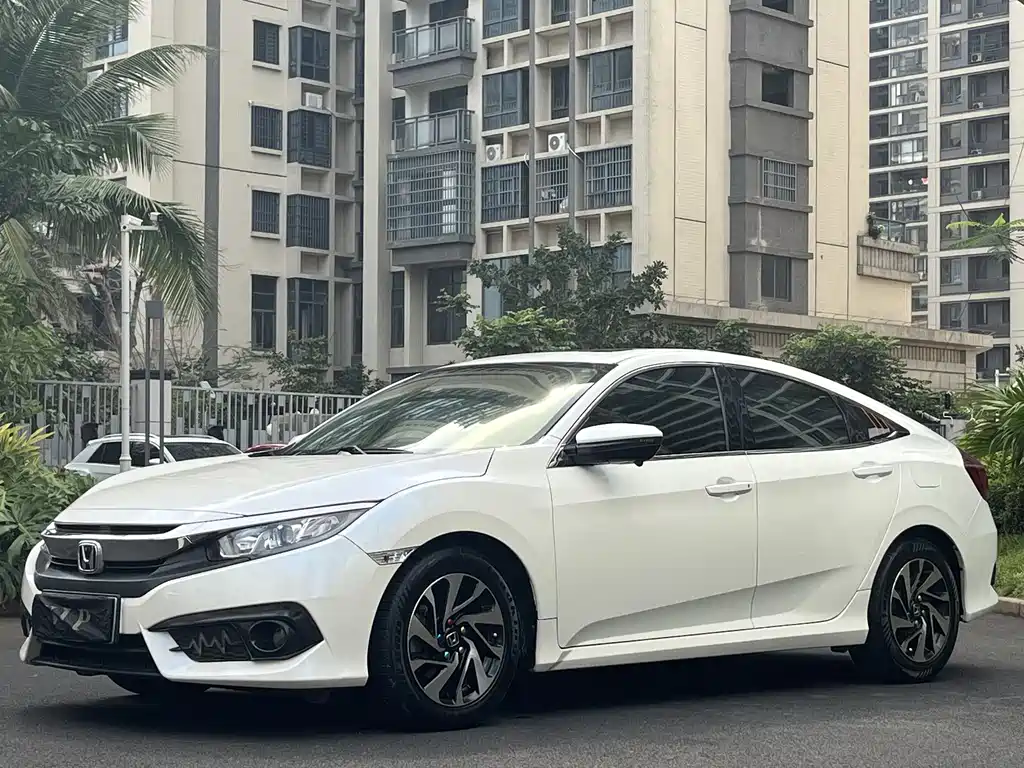 Honda Honda Civic 2016 220TURBO CVT Luxury Edition 2017 - thumbnail 10