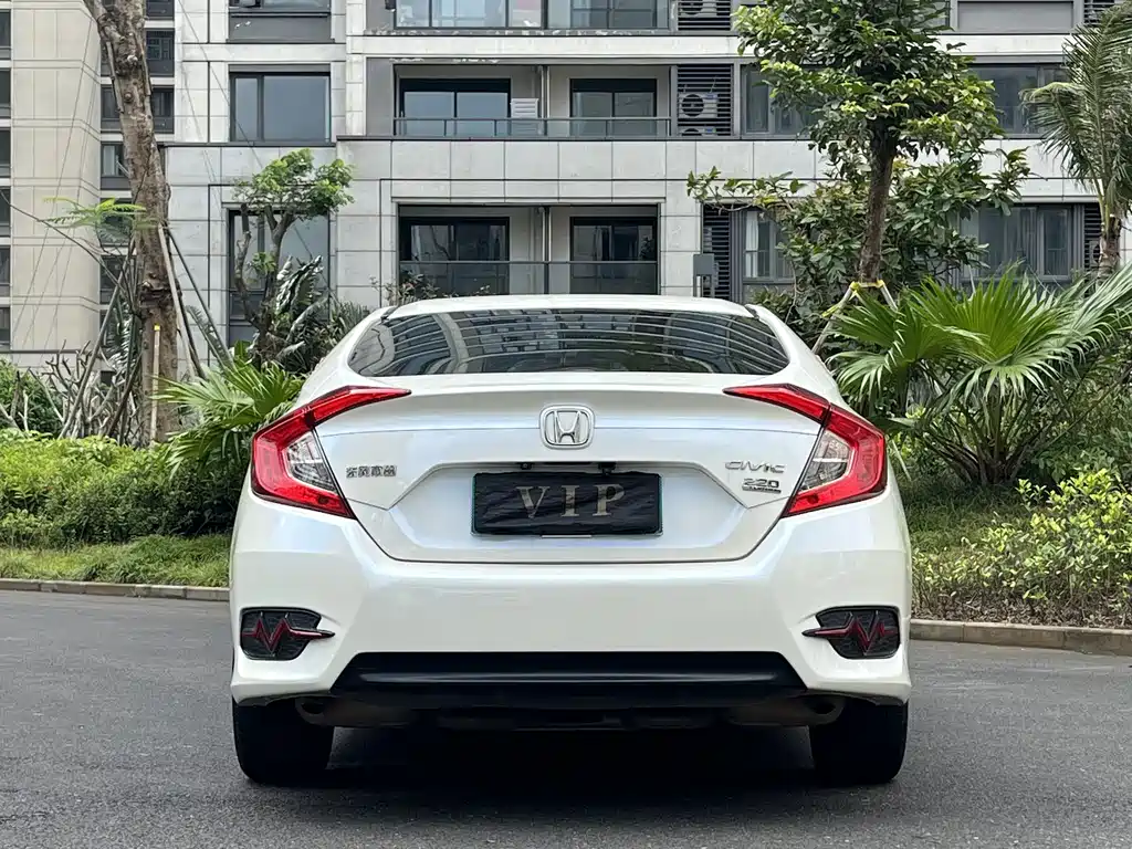 Honda Honda Civic 2016 220TURBO CVT Luxury Edition 2017 - thumbnail 17