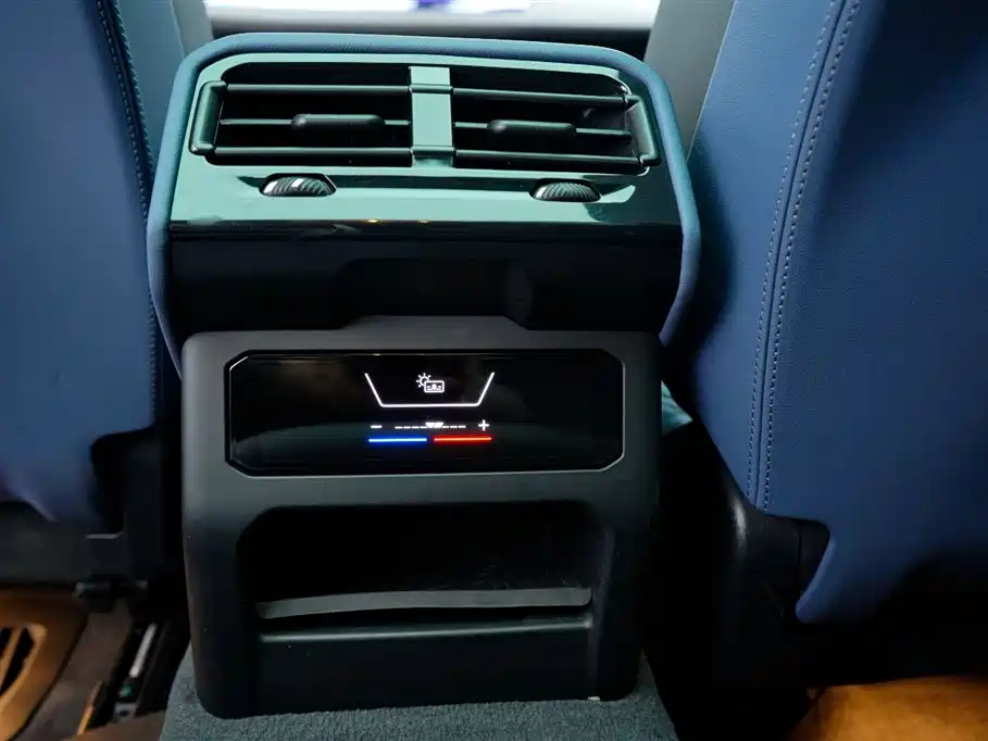 BMW BMW i5 2024 eDrive 35L Premium M Sport Package 2024 - thumbnail 4