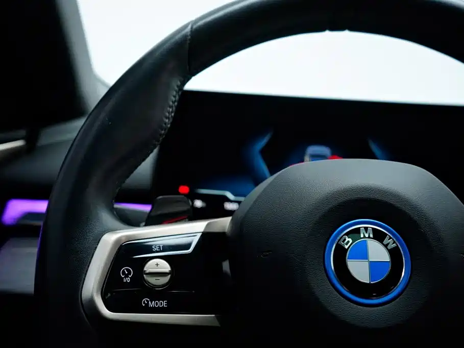 BMW BMW i5 2024 eDrive 35L Premium M Sport Package 2024 - thumbnail 5