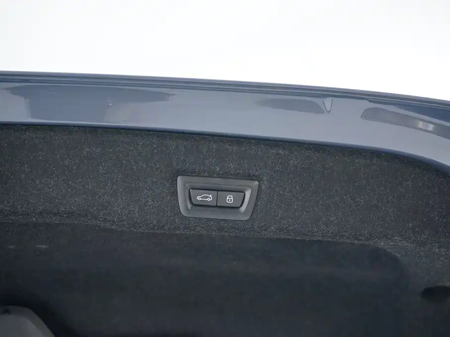 BMW BMW i5 2024 eDrive 35L Premium M Sport Package 2024 - thumbnail 6