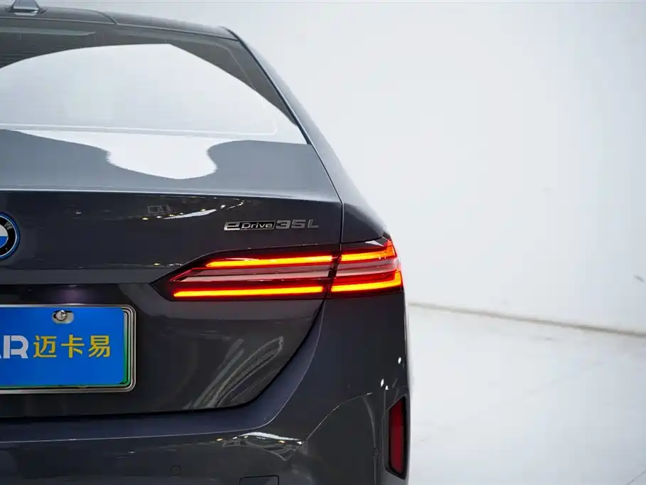 BMW BMW i5 2024 eDrive 35L Premium M Sport Package 2024 - thumbnail 13
