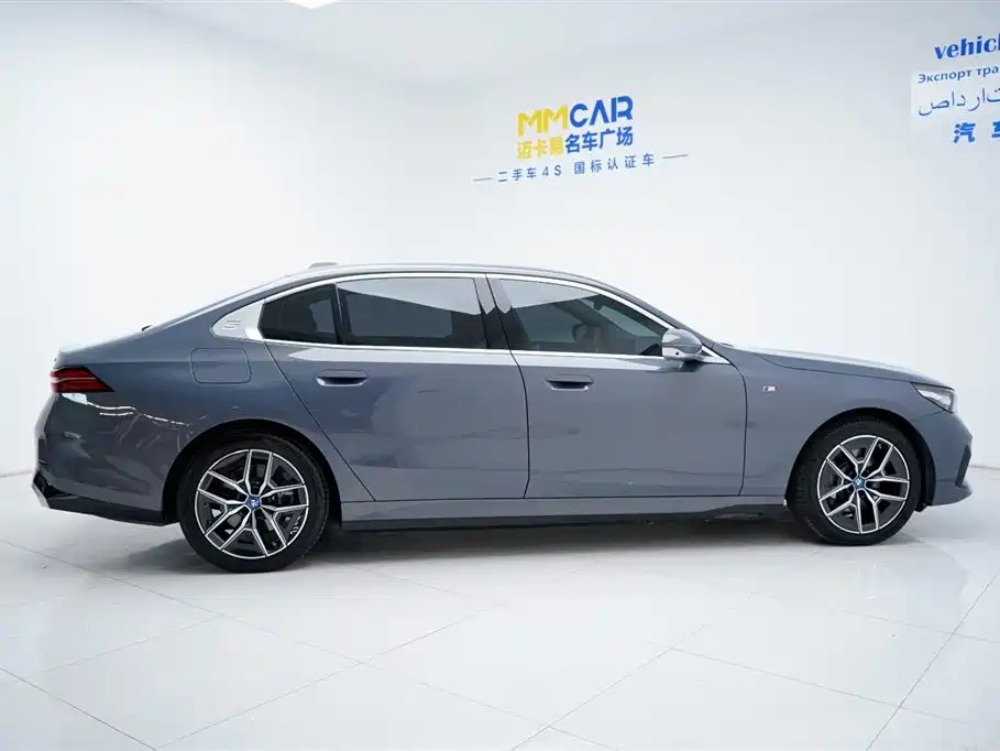 BMW BMW i5 2024 eDrive 35L Premium M Sport Package 2024 - thumbnail 17