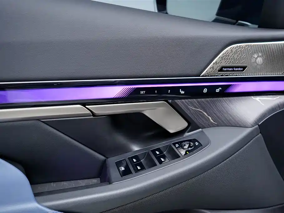 BMW BMW i5 2024 eDrive 35L Premium M Sport Package 2024 - thumbnail 18