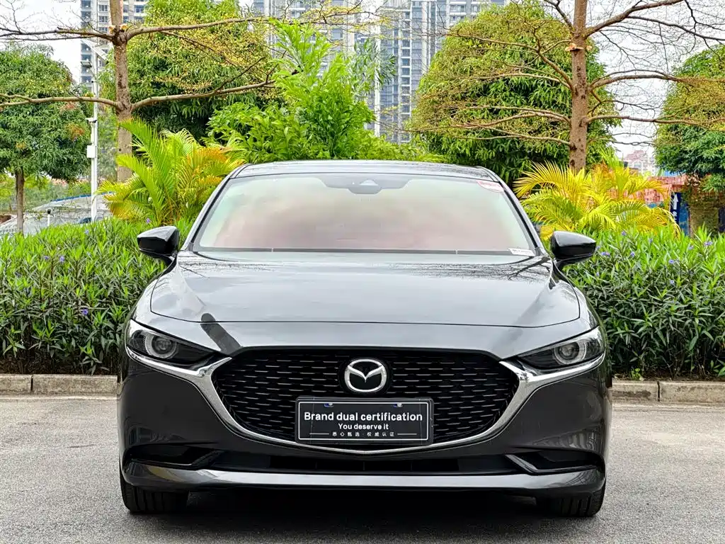 Mazda Mazda 3 Axela 2022 2.0L Automatic Black Edition 2023 - thumbnail 3