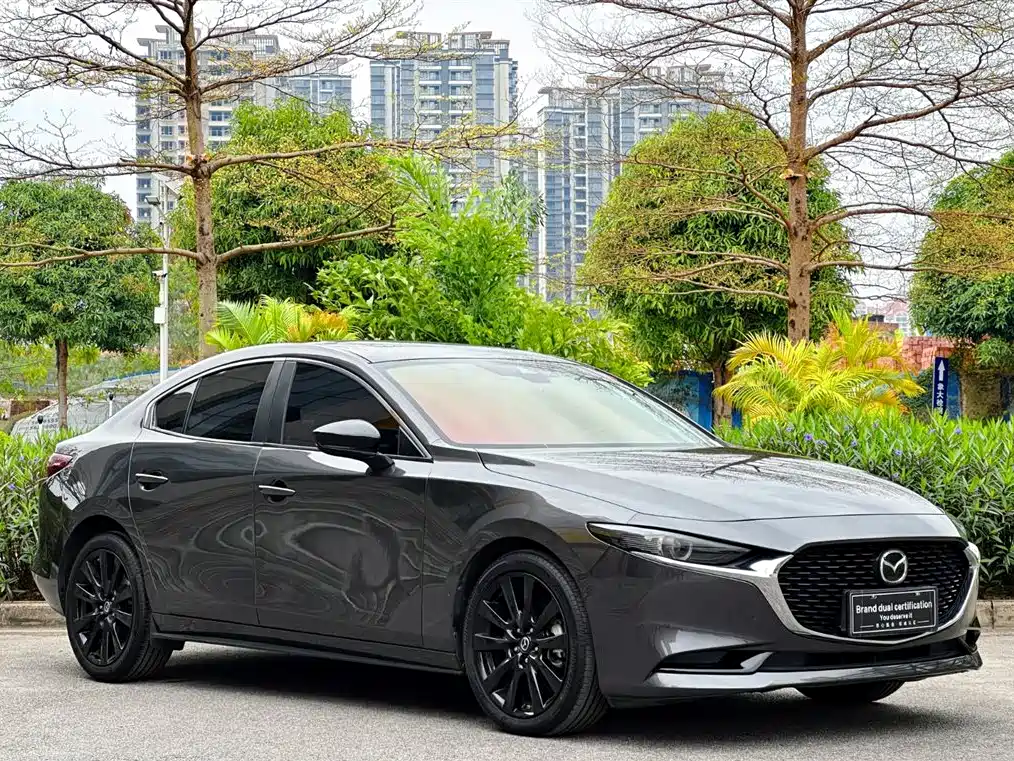 Mazda Mazda 3 Axela 2022 2.0L Automatic Black Edition 2023 - thumbnail 4
