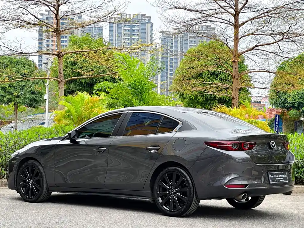 Mazda Mazda 3 Axela 2022 2.0L Automatic Black Edition 2023 - thumbnail 6