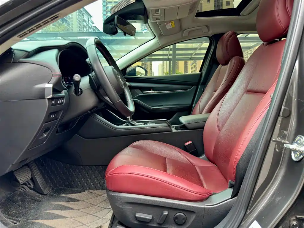 Mazda Mazda 3 Axela 2022 2.0L Automatic Black Edition 2023 - thumbnail 9