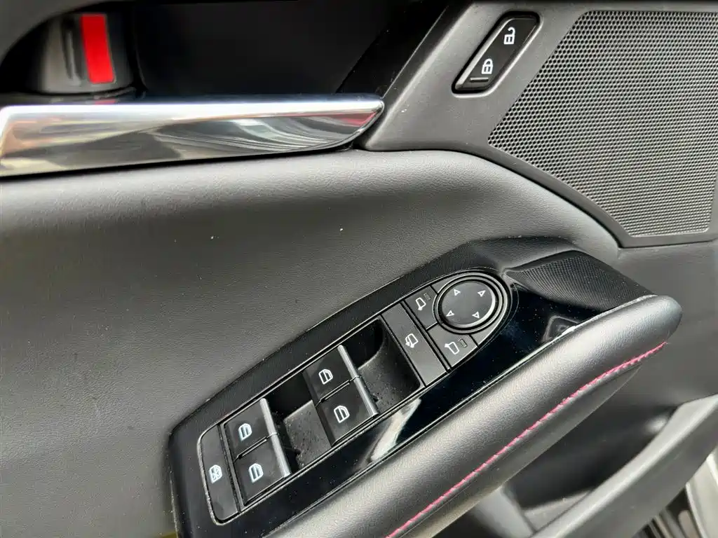 Mazda Mazda 3 Axela 2022 2.0L Automatic Black Edition 2023 - thumbnail 18