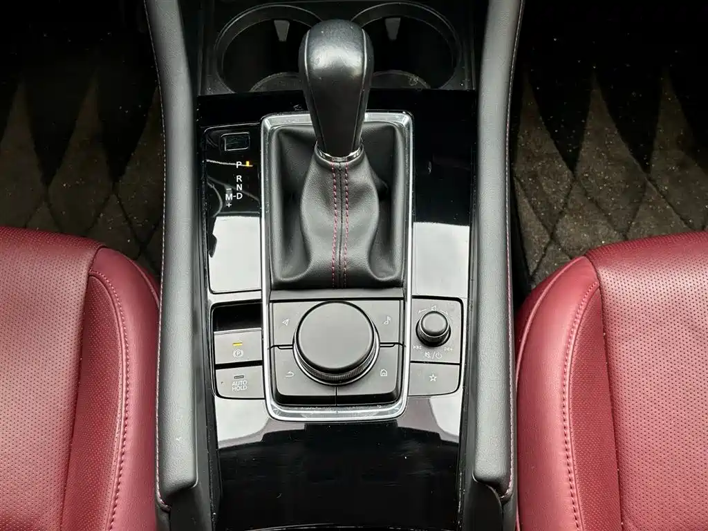 Mazda Mazda 3 Axela 2022 2.0L Automatic Black Edition 2023 - thumbnail 23