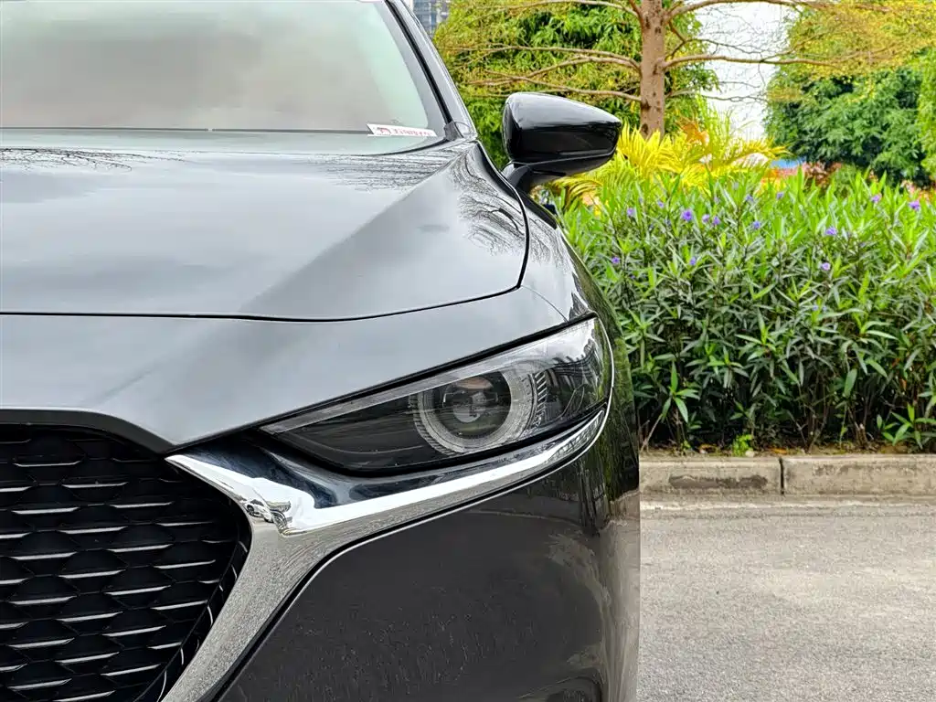 Mazda Mazda 3 Axela 2022 2.0L Automatic Black Edition 2023 - thumbnail 30