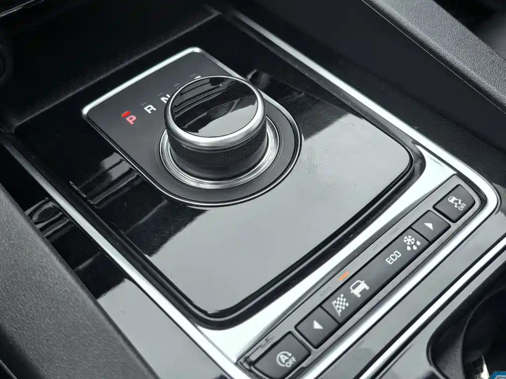 Jaguar Jaguar F-PACE 2018 2.0T AWD Urban Premium Edition 2018 - thumbnail 8