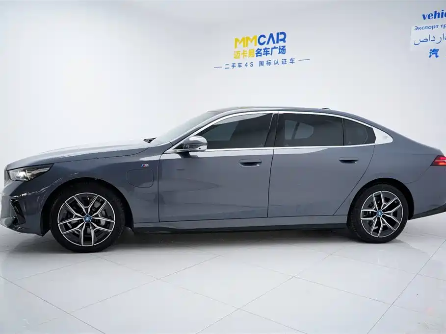 BMW BMW i5 2024 eDrive 35L Premium M Sport Package 2024 - thumbnail 4