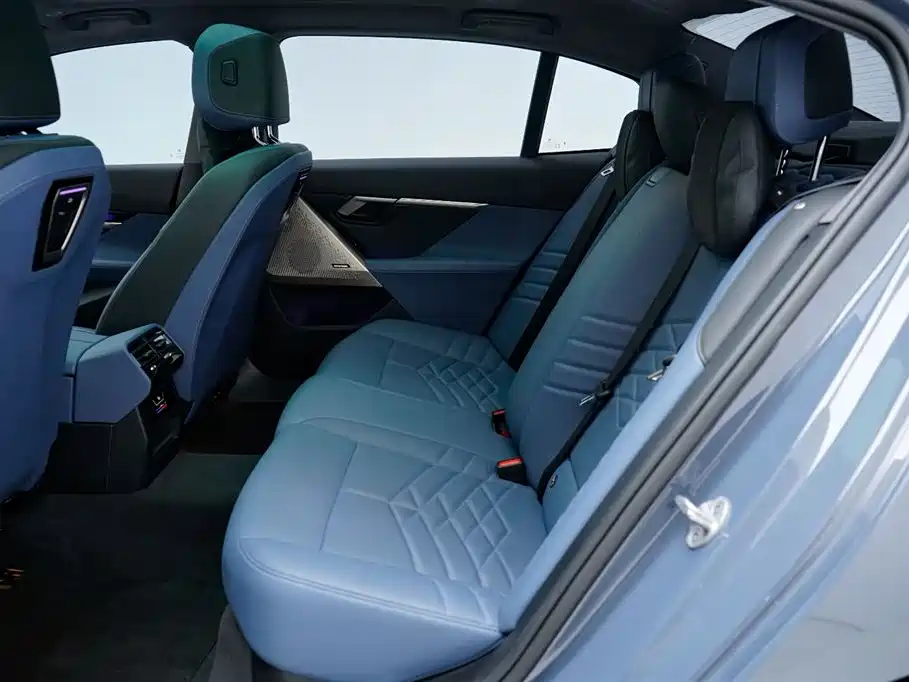 BMW BMW i5 2024 eDrive 35L Premium M Sport Package 2024 - thumbnail 6
