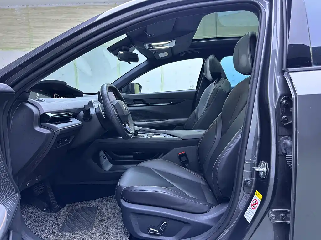 Changan Changan UNI-V 2022 1.5T Premium Edition 2022 - thumbnail 5